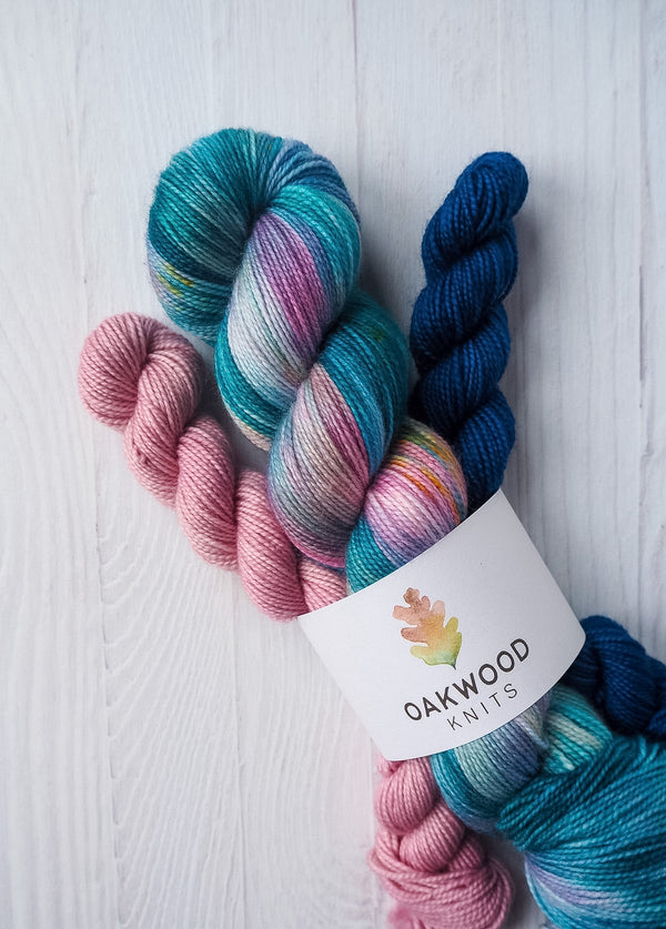 Ponyo Rides a Sea of Fish - Bounce Sock Set